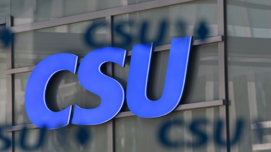 Unbekannte legen Feuer an CSU-Parteizentrale in München - Staatsschutz ermittelt