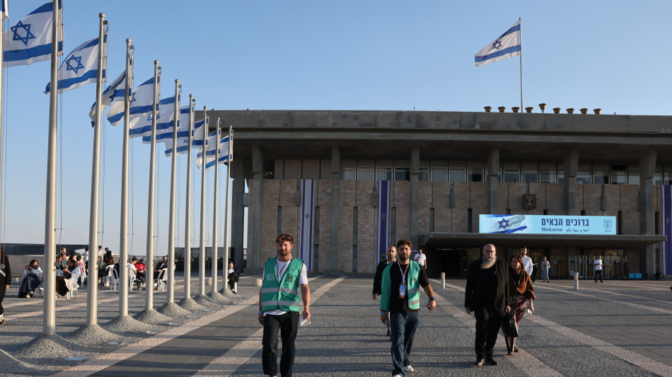 Israele, risultati definitivi: schieramento Netanyahu in testa ma senza maggioranza