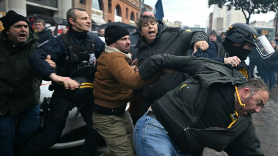 Br&egrave;ves &eacute;chauffour&eacute;es &agrave; Toulouse entre agriculteurs et policiers, six interpellations