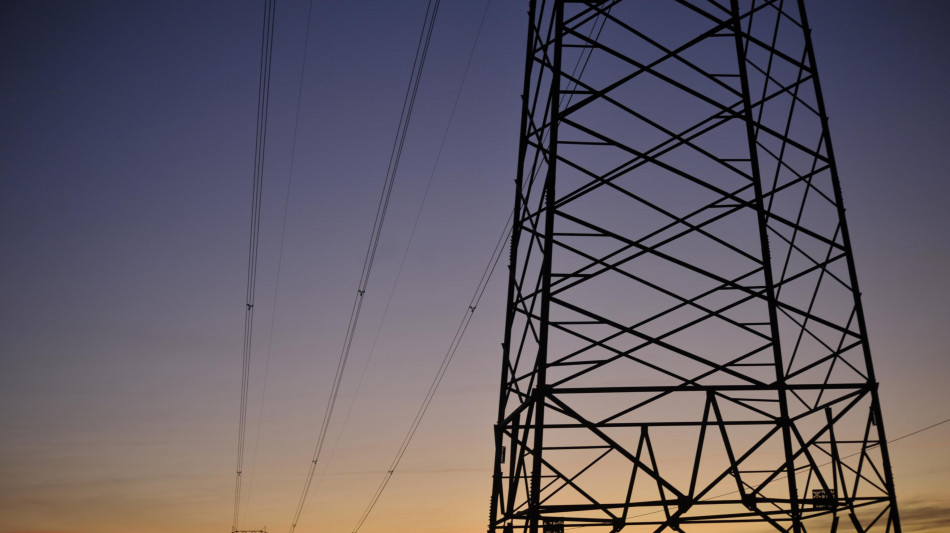 L'Ue prepara il piano per tagliare le bollette, 'tassare meno l'elettricit&agrave;'