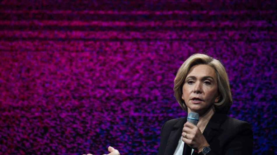 Pr&eacute;sidentielle: P&eacute;cresse veut l'ordre "dans les comptes et dans la rue"