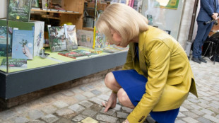 Mais de 100.000 'paralelep&iacute;pedos da mem&oacute;ria' lembram v&iacute;timas do Holocausto na Europa