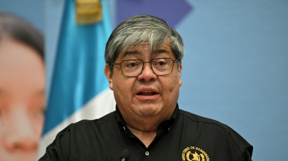 El presidente de Guatemala destituye a la cúpula de seguridad por la fuga de pandilleros