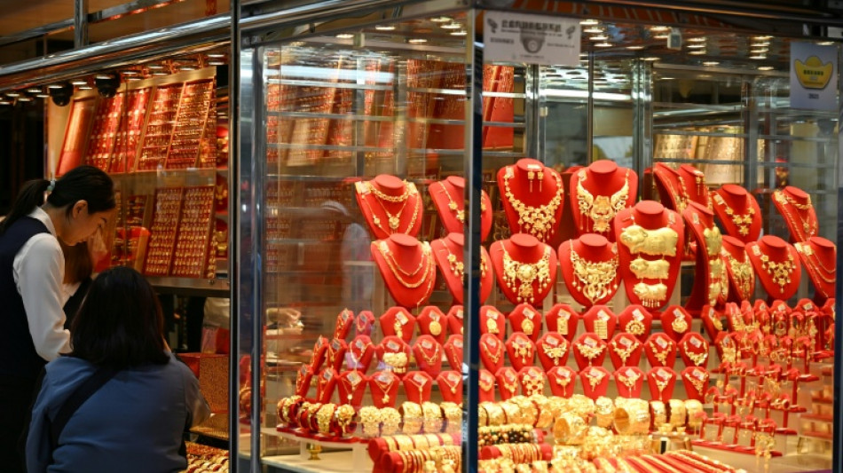 A Hong Kong, l'argent s&eacute;duit les &eacute;pargnants face &agrave; l'or jug&eacute; "trop cher"