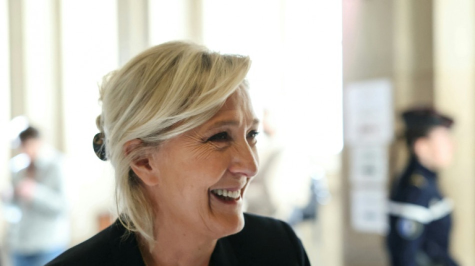 Le Pen will nach Prozessende Pr&auml;sidentschaftskandidatur kl&auml;ren