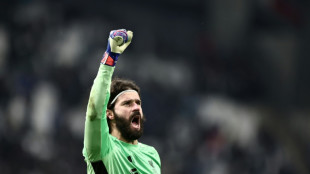 Alisson ser&aacute; desfalque no Liverpool contra o PSG nas quartas da Champions