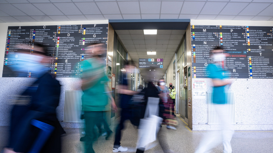 Licenziato il primario arrestato per abusi su dottoresse