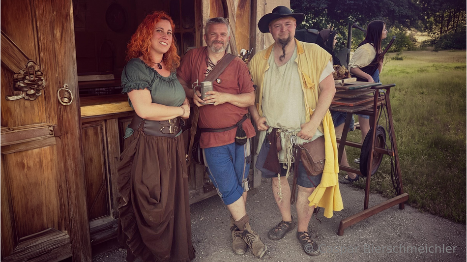Mittelalter-Folk aus Sch&ouml;ppenstedt: Bierschmeichler live